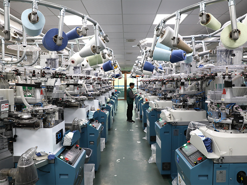 Atelier de mașini de tricotat integrate multifuncționale